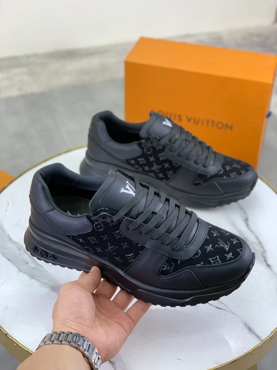 Men's men's shoes 💰P680 new style 💶[LOUIS VUITTON] (original order) new style 🍀LV Louis Vuitton * - top version of LV classic trendy shoes! Use imported original cowhide and water-dyed cowhide lining. The latest original wear-resistant TPU combination outsole! High quality products! Multiple colors available, code number: 38-44 (45 46 customized)